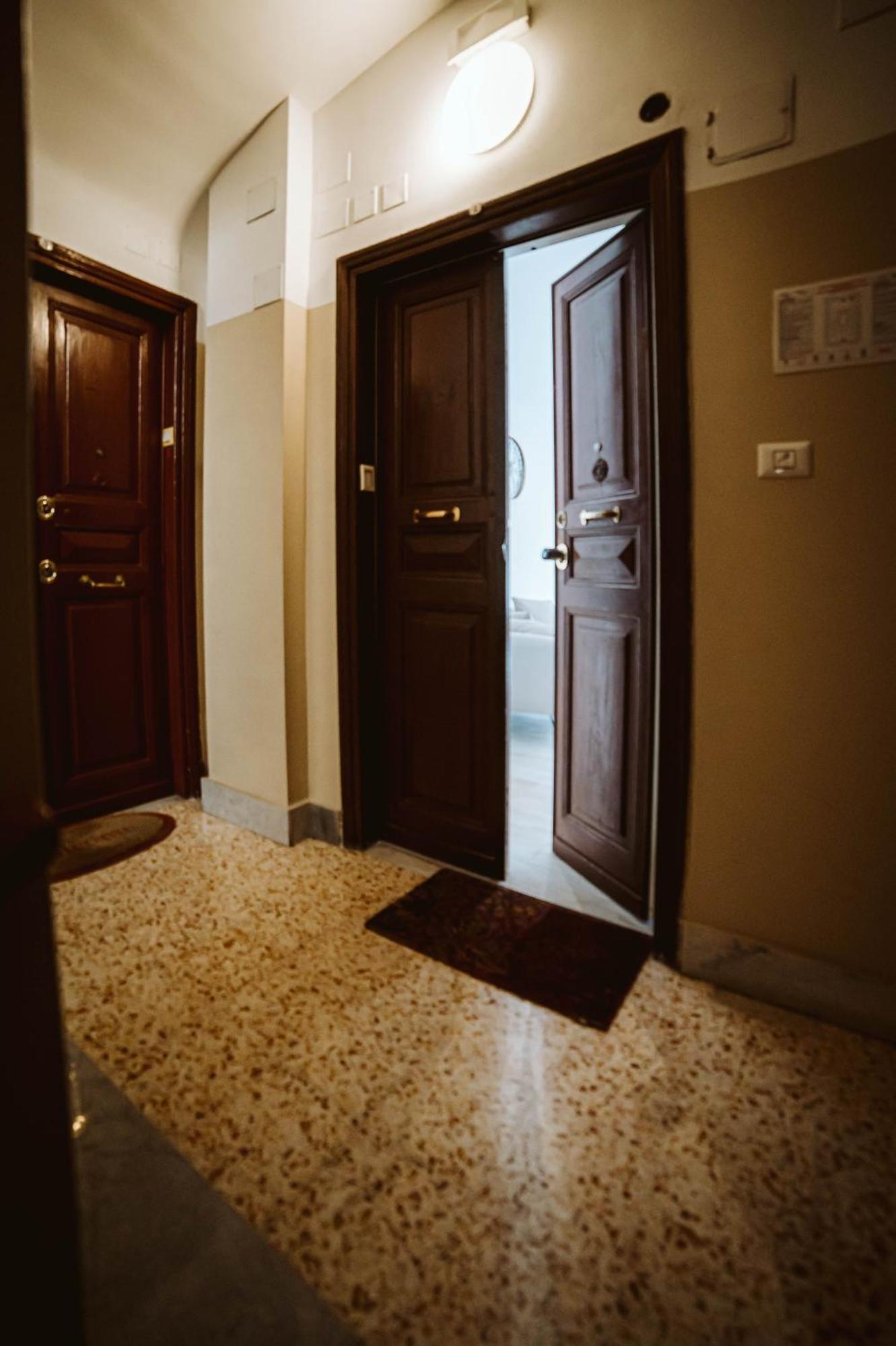 Colosseo Cozy Rooms B&B Rome Exterior photo